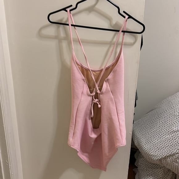 Old Navy, one piece swimsuit - Picture 2 of 4